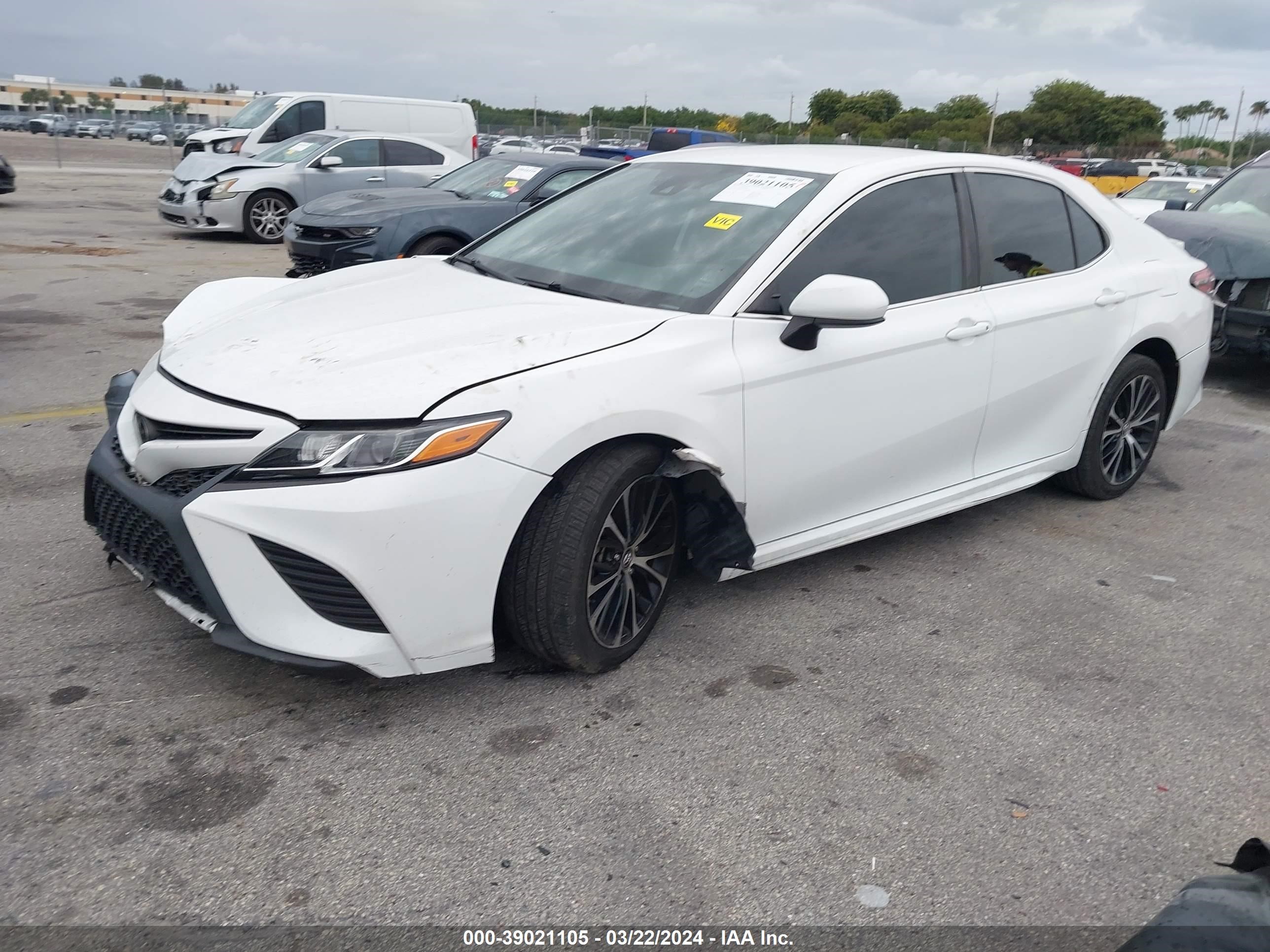 Photo 1 VIN: 4T1B11HK8KU821470 - TOYOTA CAMRY 