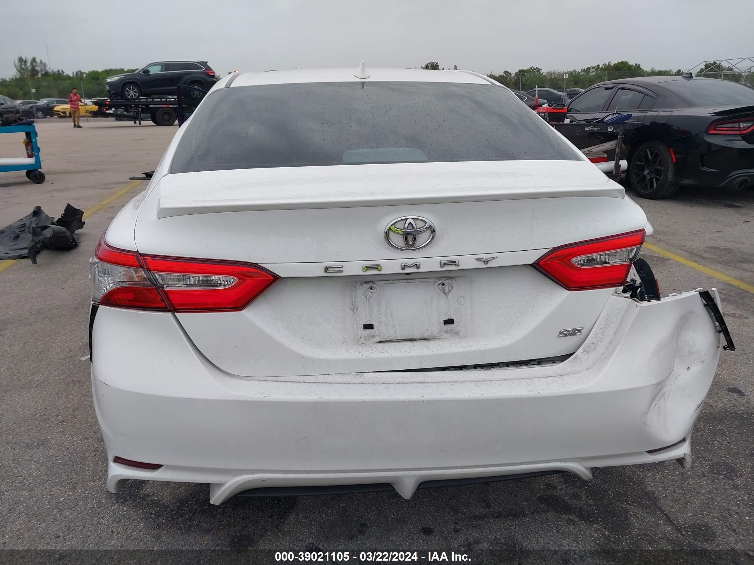 Photo 15 VIN: 4T1B11HK8KU821470 - TOYOTA CAMRY 