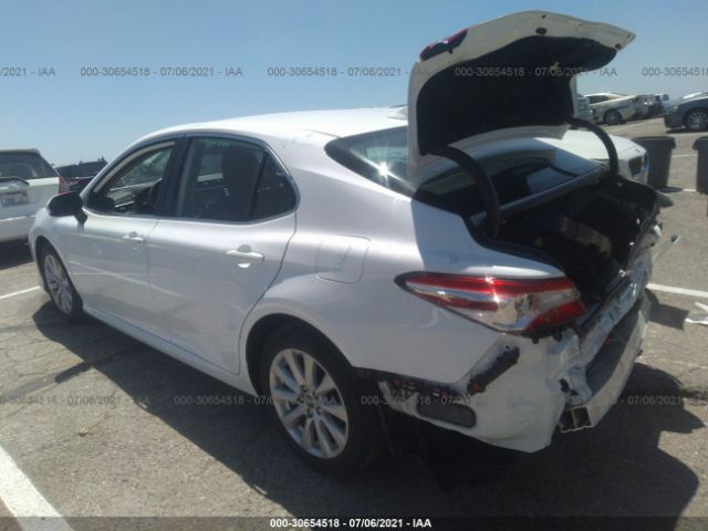 Photo 2 VIN: 4T1B11HK8KU832839 - TOYOTA CAMRY 