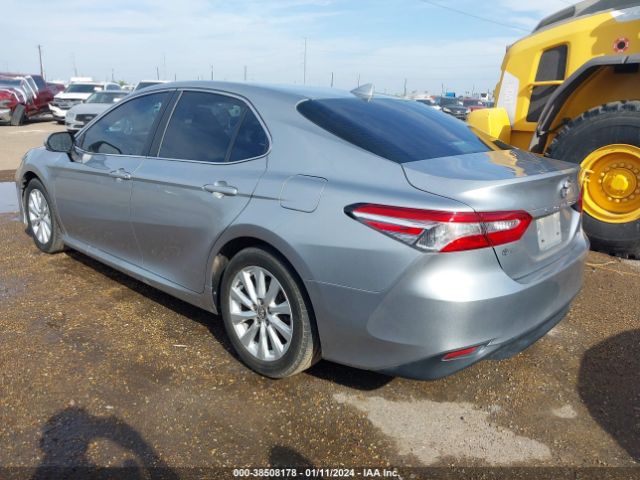 Photo 2 VIN: 4T1B11HK8KU845994 - TOYOTA CAMRY 