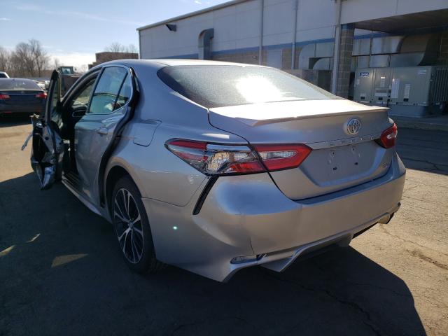 Photo 2 VIN: 4T1B11HK9JU002093 - TOYOTA CAMRY L 