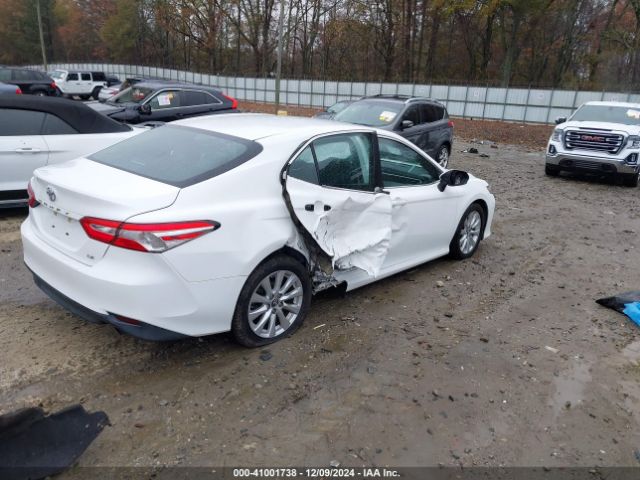 Photo 3 VIN: 4T1B11HK9JU017743 - TOYOTA CAMRY 