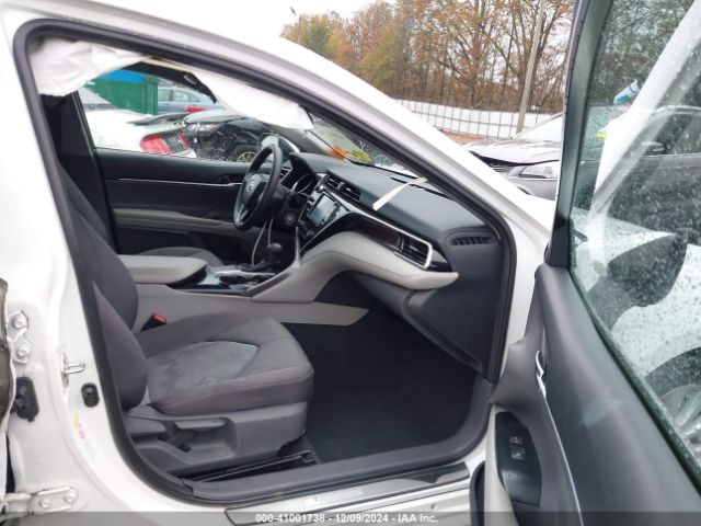 Photo 4 VIN: 4T1B11HK9JU017743 - TOYOTA CAMRY 
