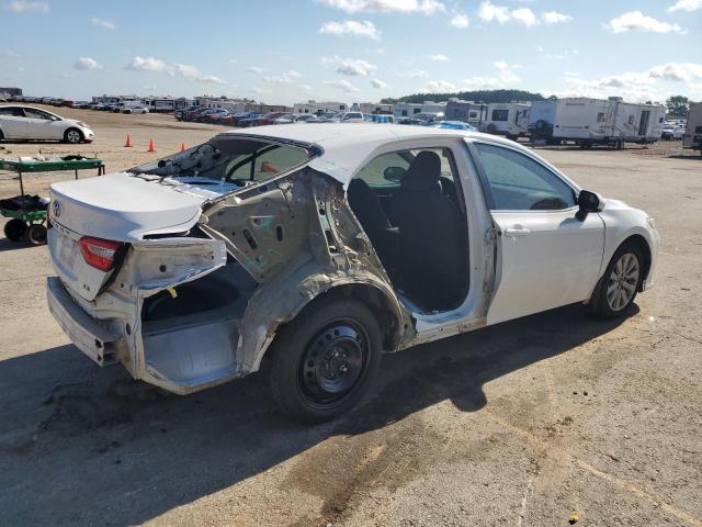 Photo 2 VIN: 4T1B11HK9JU028225 - TOYOTA CAMRY 