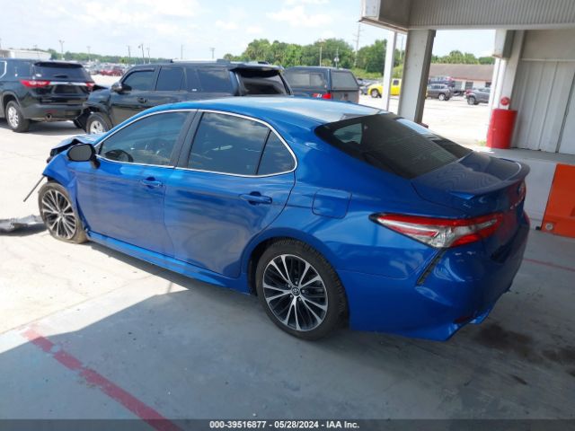 Photo 2 VIN: 4T1B11HK9JU029455 - TOYOTA CAMRY 