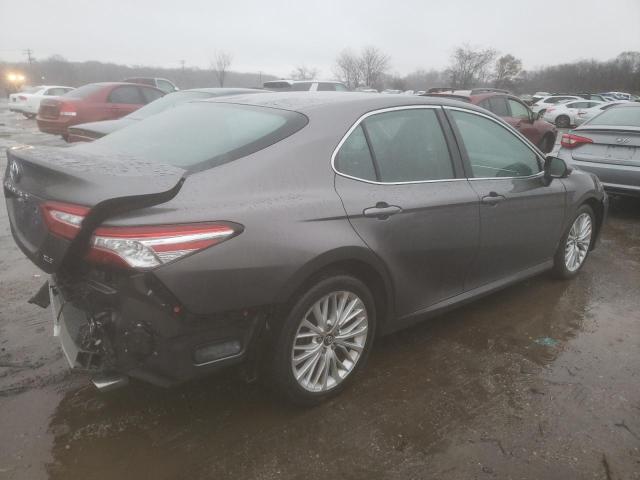 Photo 2 VIN: 4T1B11HK9JU031867 - TOYOTA CAMRY L 