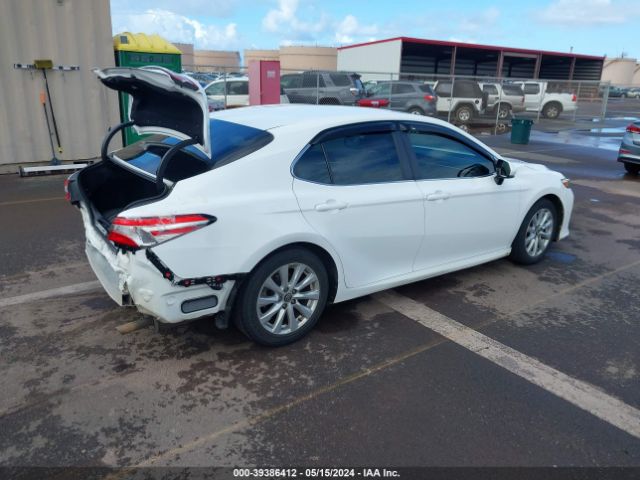 Photo 3 VIN: 4T1B11HK9JU035725 - TOYOTA CAMRY 