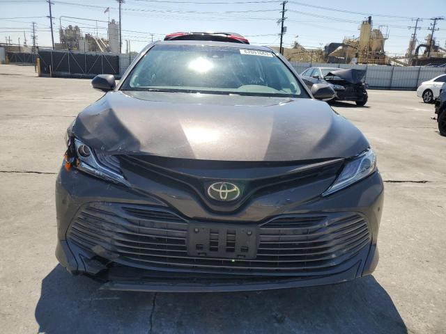 Photo 4 VIN: 4T1B11HK9JU049687 - TOYOTA CAMRY 4D 2 