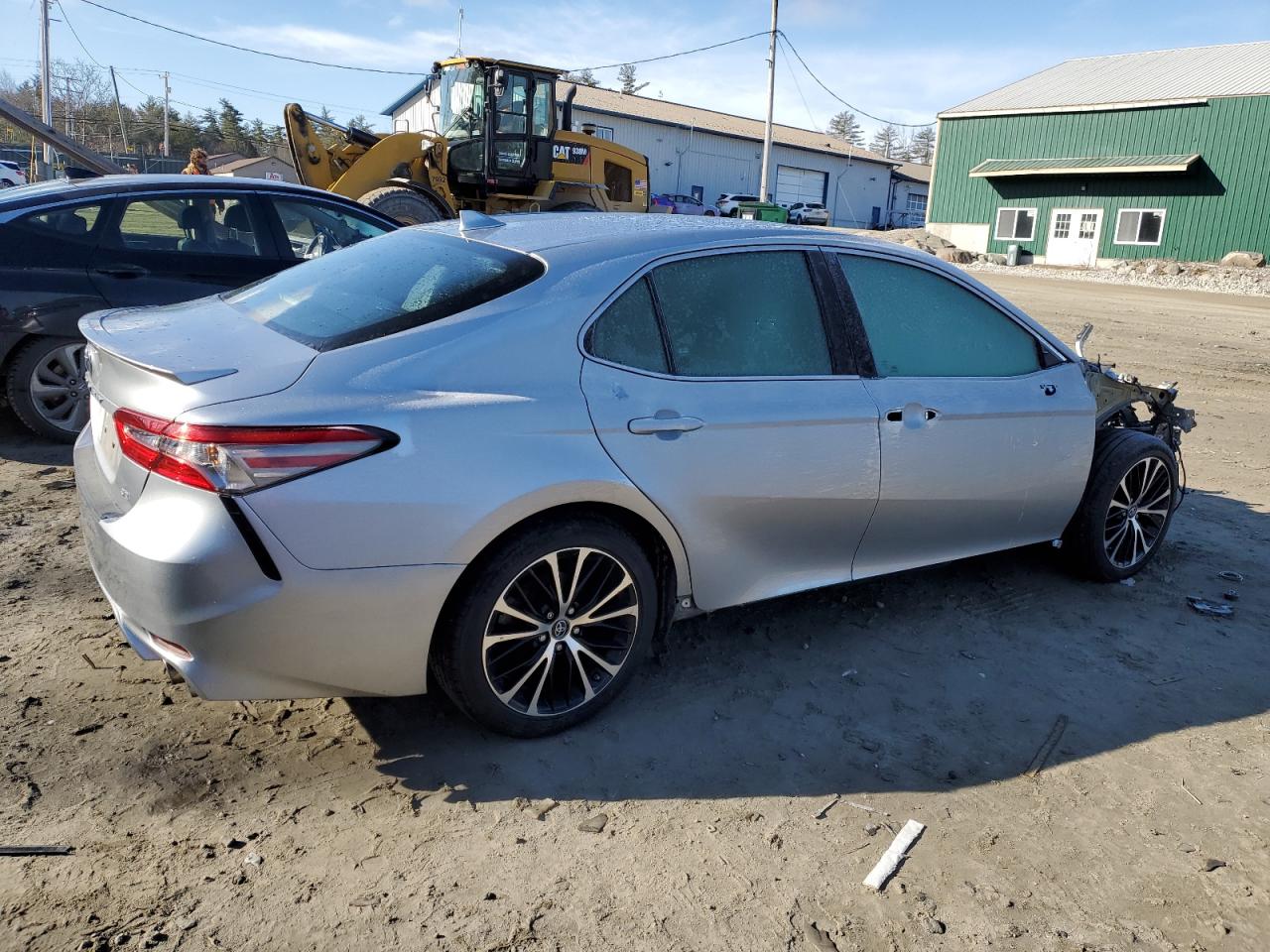 Photo 2 VIN: 4T1B11HK9JU051777 - TOYOTA CAMRY 