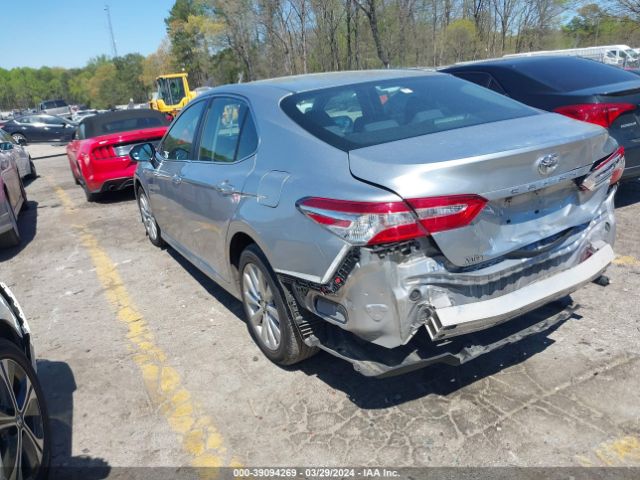 Photo 2 VIN: 4T1B11HK9JU053142 - TOYOTA CAMRY 