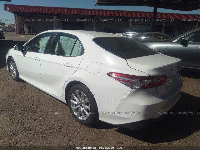 Photo 2 VIN: 4T1B11HK9JU061404 - TOYOTA CAMRY 