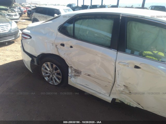 Photo 5 VIN: 4T1B11HK9JU061404 - TOYOTA CAMRY 