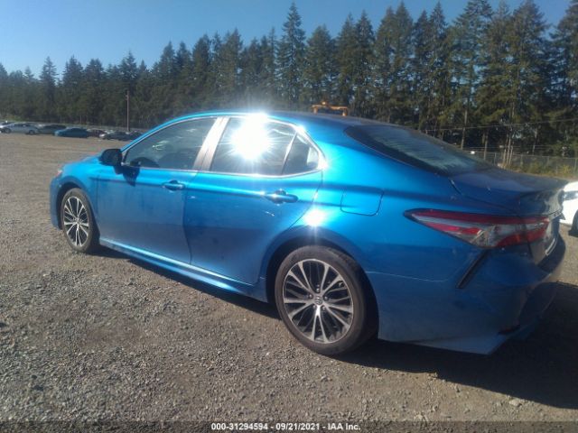 Photo 2 VIN: 4T1B11HK9JU063105 - TOYOTA CAMRY 