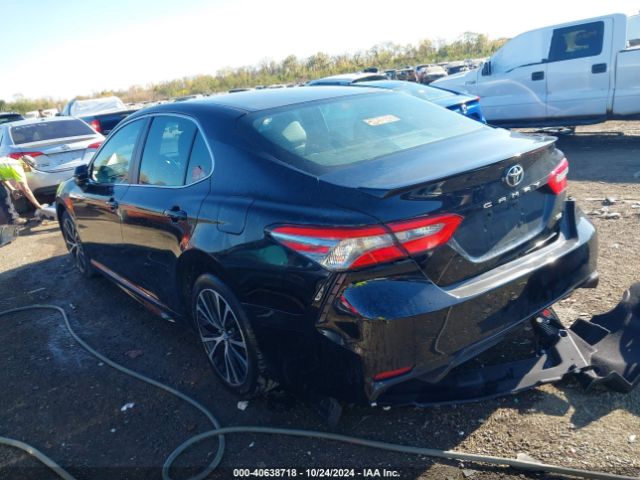 Photo 2 VIN: 4T1B11HK9JU065887 - TOYOTA CAMRY 