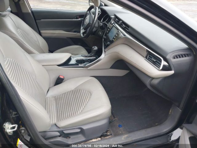 Photo 4 VIN: 4T1B11HK9JU073102 - TOYOTA CAMRY 