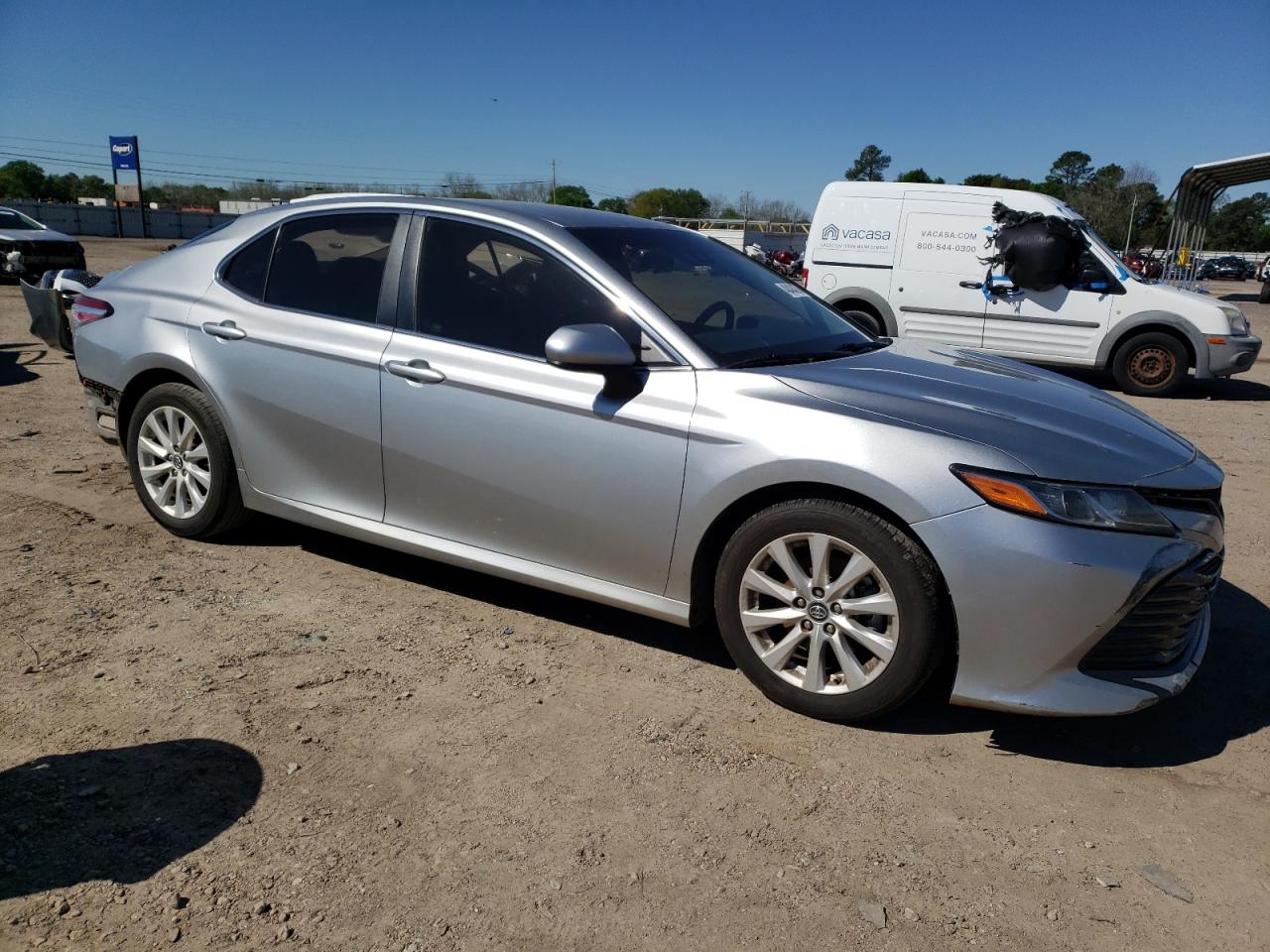 Photo 3 VIN: 4T1B11HK9JU074122 - TOYOTA CAMRY 