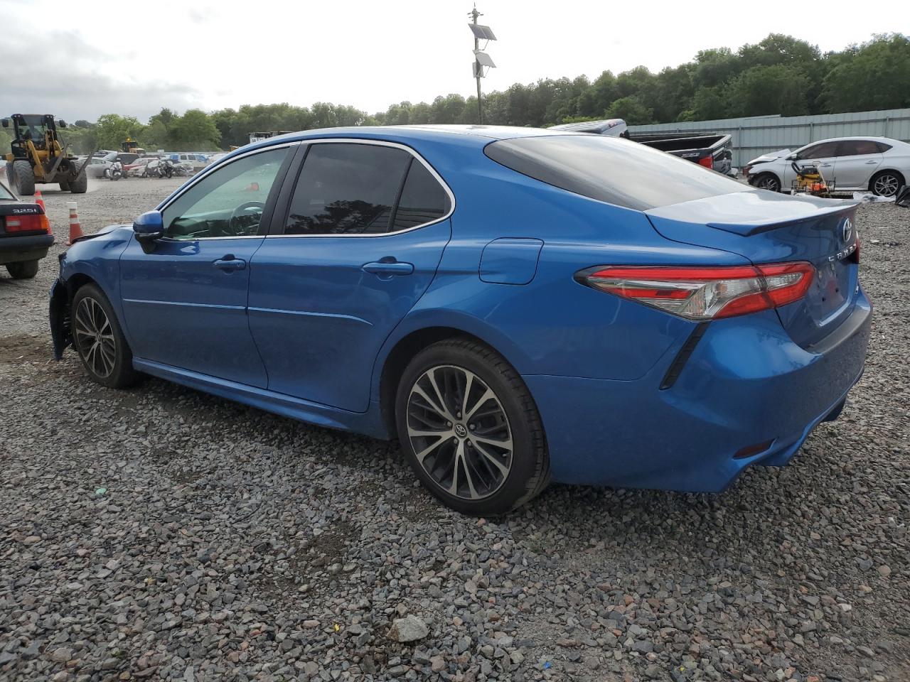 Photo 1 VIN: 4T1B11HK9JU074640 - TOYOTA CAMRY 