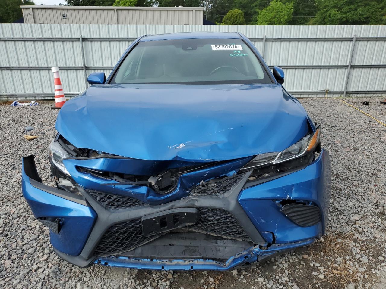 Photo 4 VIN: 4T1B11HK9JU074640 - TOYOTA CAMRY 