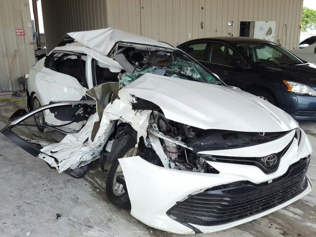 Photo 0 VIN: 4T1B11HK9JU083760 - TOYOTA CAMRY LE A 