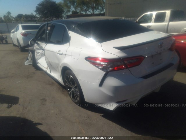 Photo 2 VIN: 4T1B11HK9JU109984 - TOYOTA CAMRY 