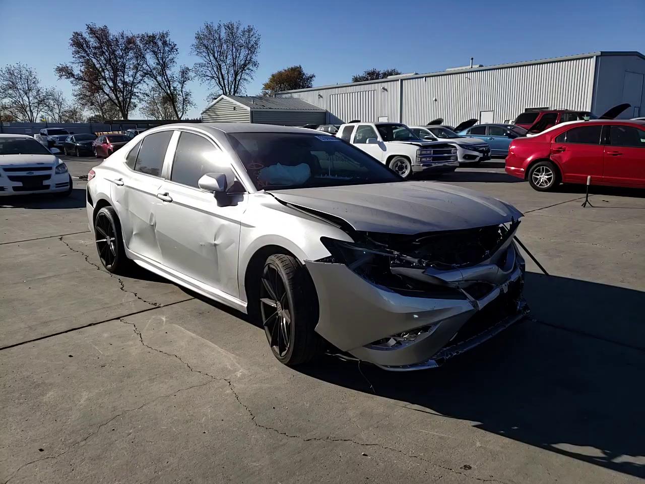 Photo 10 VIN: 4T1B11HK9JU116059 - TOYOTA CAMRY L 