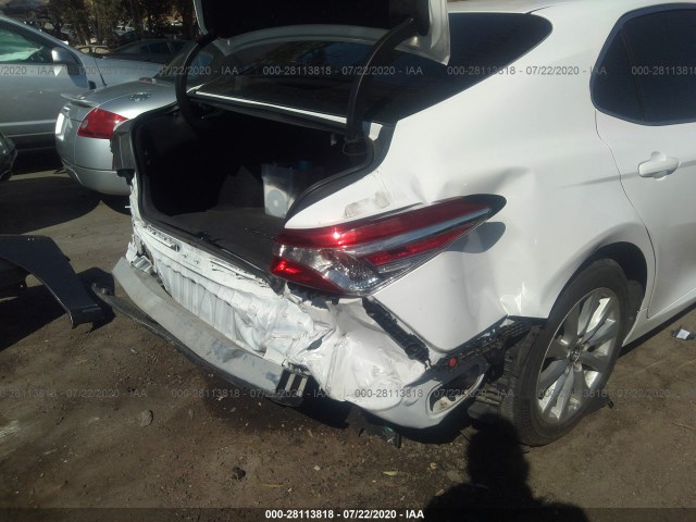 Photo 5 VIN: 4T1B11HK9JU129152 - TOYOTA CAMRY 