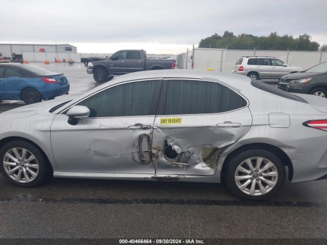 Photo 5 VIN: 4T1B11HK9JU523279 - TOYOTA CAMRY 