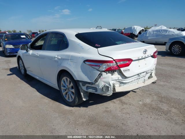 Photo 2 VIN: 4T1B11HK9JU547811 - TOYOTA CAMRY 