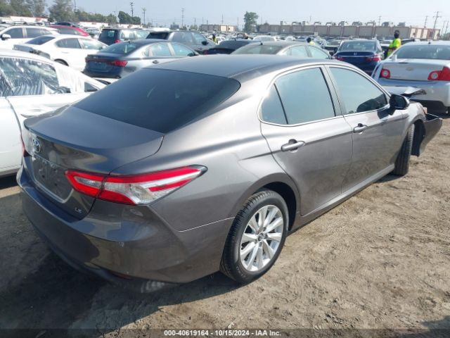 Photo 3 VIN: 4T1B11HK9JU551647 - TOYOTA CAMRY 