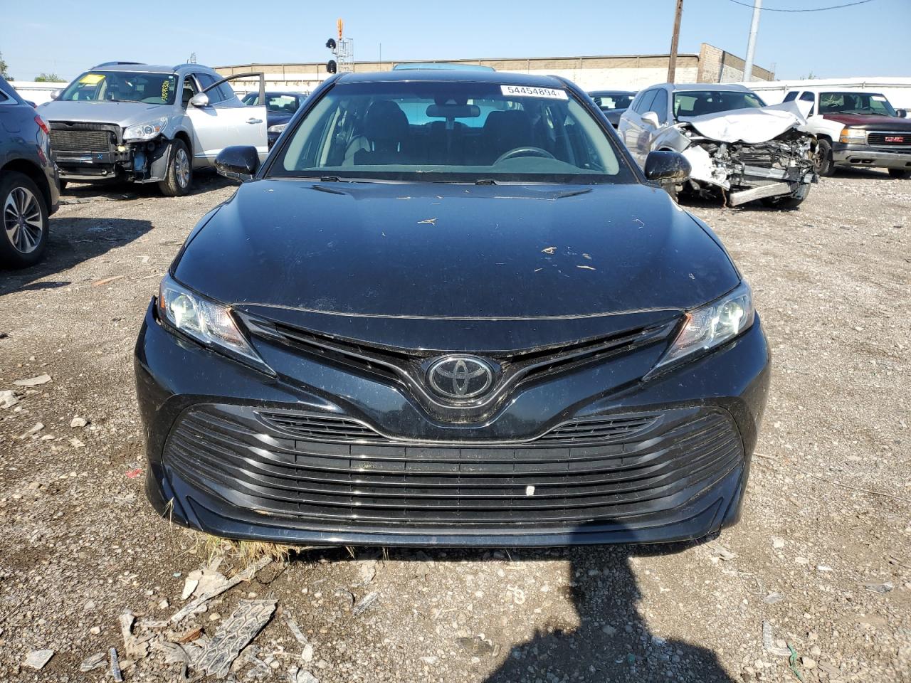 Photo 4 VIN: 4T1B11HK9JU572823 - TOYOTA CAMRY 