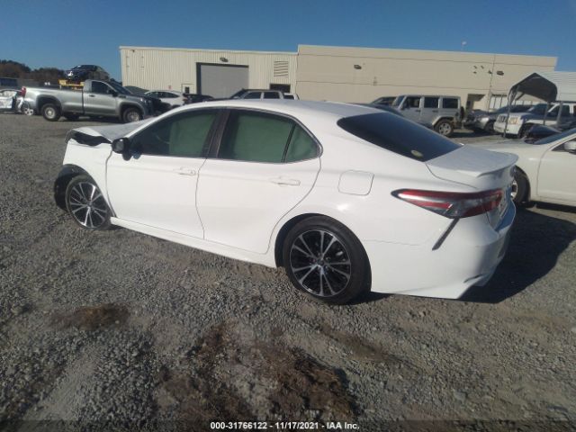 Photo 2 VIN: 4T1B11HK9JU576726 - TOYOTA CAMRY 