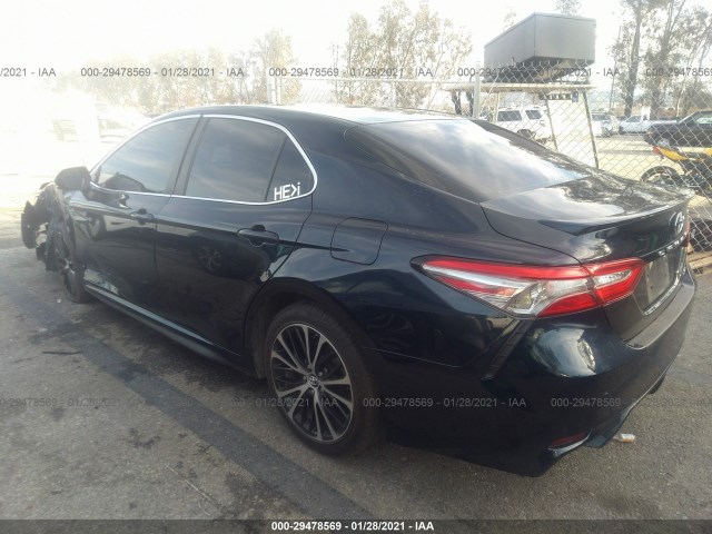 Photo 2 VIN: 4T1B11HK9JU582039 - TOYOTA CAMRY 