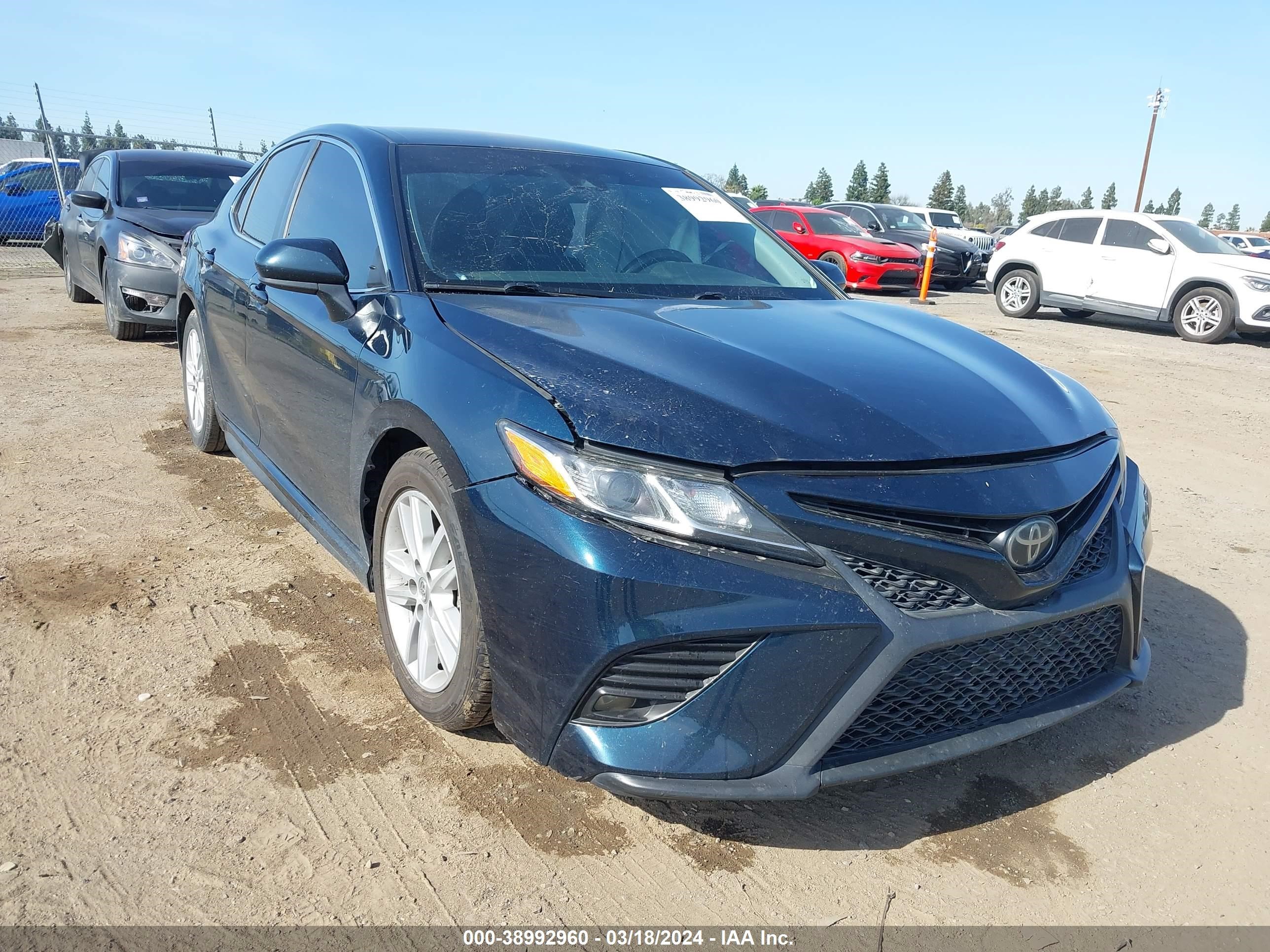 Photo 0 VIN: 4T1B11HK9JU582039 - TOYOTA CAMRY 