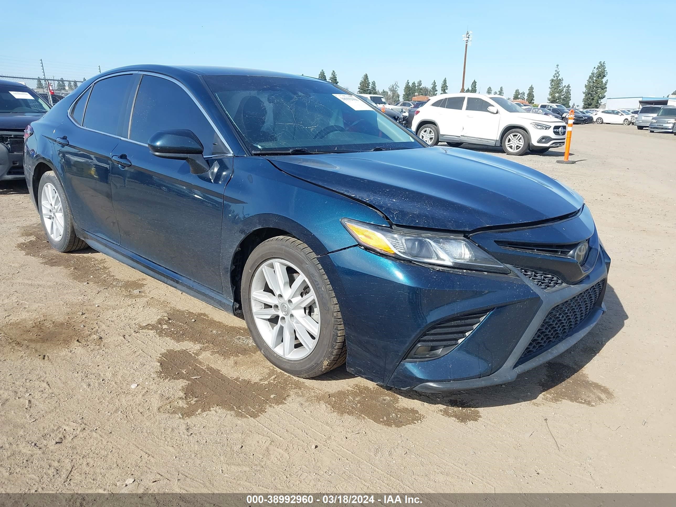 Photo 12 VIN: 4T1B11HK9JU582039 - TOYOTA CAMRY 