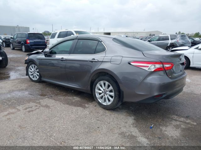 Photo 2 VIN: 4T1B11HK9JU583126 - TOYOTA CAMRY 