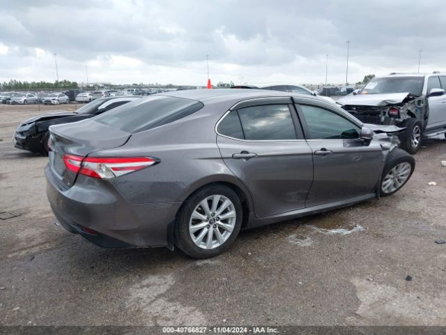 Photo 3 VIN: 4T1B11HK9JU583126 - TOYOTA CAMRY 