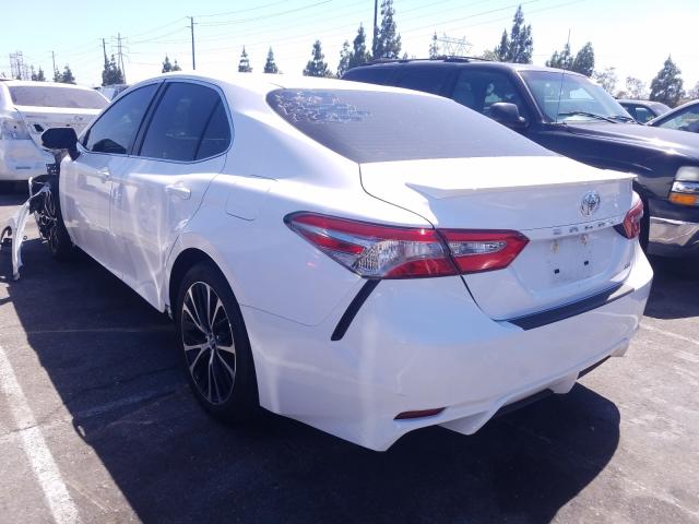 Photo 2 VIN: 4T1B11HK9JU586267 - TOYOTA CAMRY L 