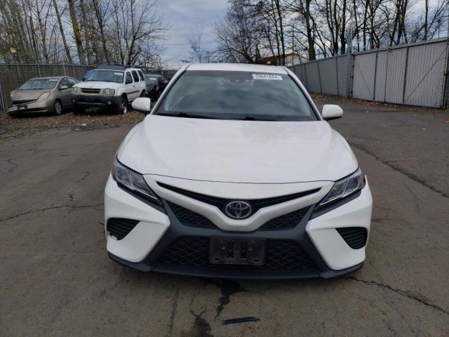 Photo 4 VIN: 4T1B11HK9JU592831 - TOYOTA CAMRY 