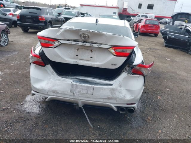 Photo 5 VIN: 4T1B11HK9JU596832 - TOYOTA CAMRY 