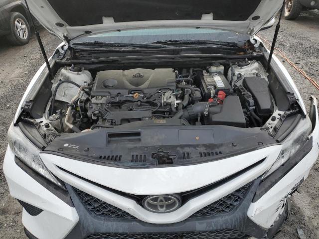 Photo 10 VIN: 4T1B11HK9JU598659 - TOYOTA CAMRY L 