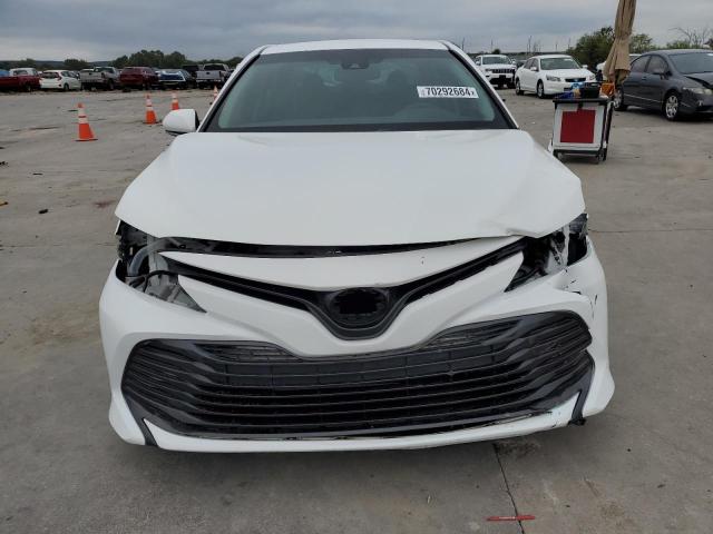 Photo 4 VIN: 4T1B11HK9JU604962 - TOYOTA CAMRY L 