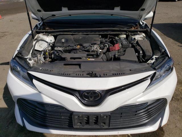 Photo 10 VIN: 4T1B11HK9JU610714 - TOYOTA CAMRY 