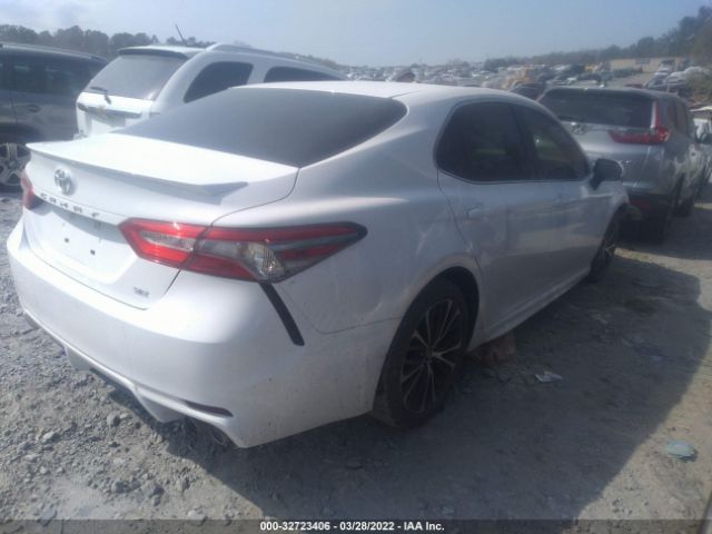 Photo 3 VIN: 4T1B11HK9JU611782 - TOYOTA CAMRY 