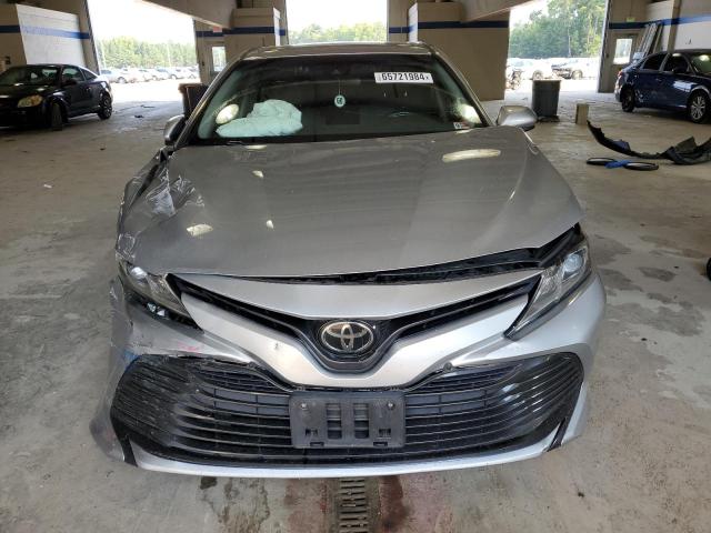 Photo 4 VIN: 4T1B11HK9JU621843 - TOYOTA CAMRY LE 