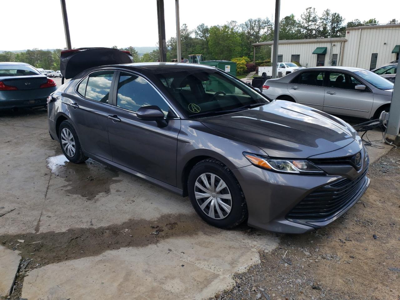 Photo 3 VIN: 4T1B11HK9JU625536 - TOYOTA CAMRY 