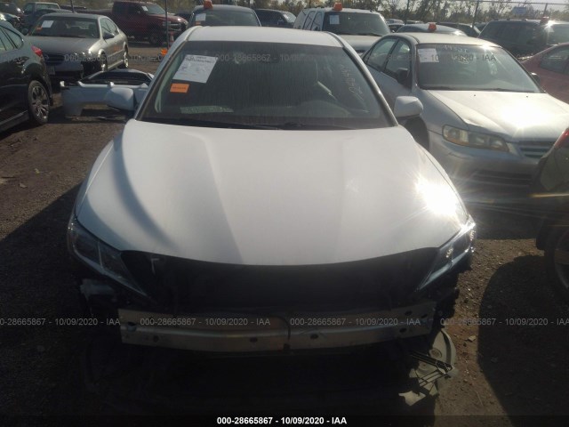 Photo 5 VIN: 4T1B11HK9JU626959 - TOYOTA CAMRY 