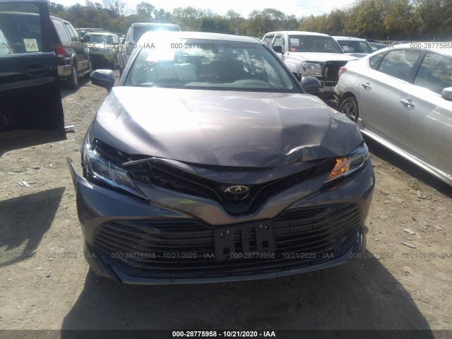 Photo 5 VIN: 4T1B11HK9JU628372 - TOYOTA CAMRY 