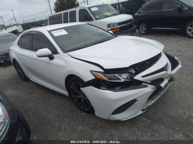 Photo 0 VIN: 4T1B11HK9JU628985 - TOYOTA CAMRY 