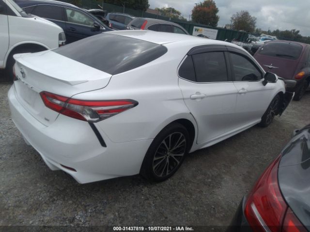 Photo 3 VIN: 4T1B11HK9JU628985 - TOYOTA CAMRY 