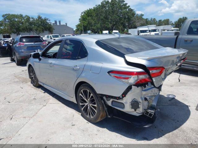 Photo 2 VIN: 4T1B11HK9JU629389 - TOYOTA CAMRY 